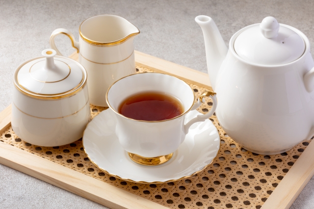 ストレートティーとは、紅茶のそのまま味わう紅茶の飲み方。