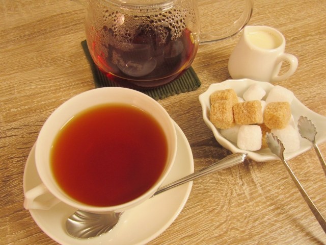 ドライフルーツティーに合う紅茶：スリランカ産のディンブラは、クセがないからアレンジティーにぴったり。