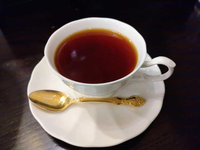 ジョージスチュアートの紅茶「ビンテージアールグレイ」は、華やかな香りで来客用にも良いですよ。