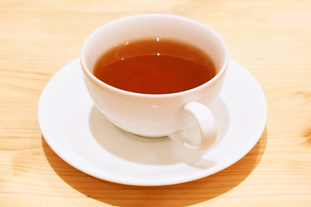 サー・トーマス・リプトンの紅茶「ダージリン」。夏摘みのセカンドフレッシュを50％使用した、上品な渋みが味わえる紅茶。