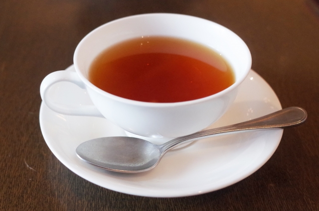 セイロンティーの1種「ディンブラ」は、お菓子に合わせやすい茶葉なのでオススメです。