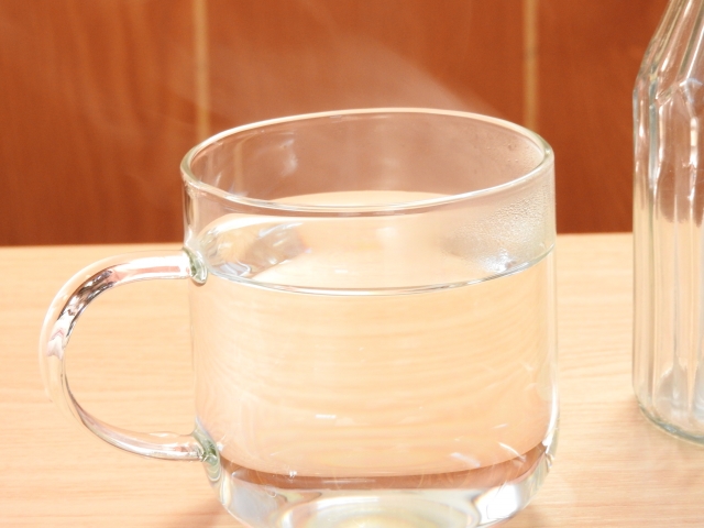ティーバッグの紅茶には、沸騰し立てのお湯を180ml使いましょう。