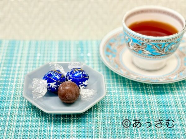 リンツのリンドール9種類:青色はダークチョコレート