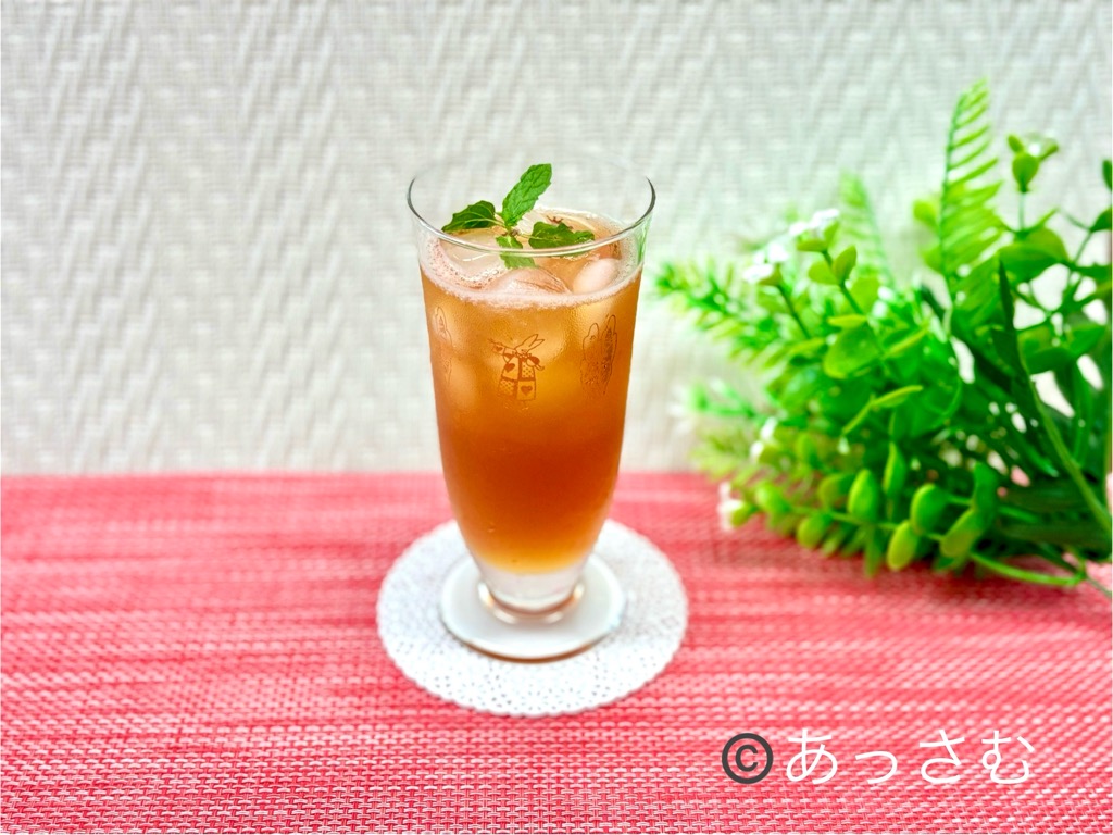 クリームダウンで白く濁ったアイスティー