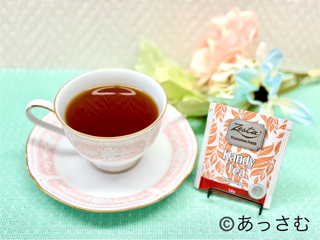 キャンディ紅茶でティータイムをしている様子