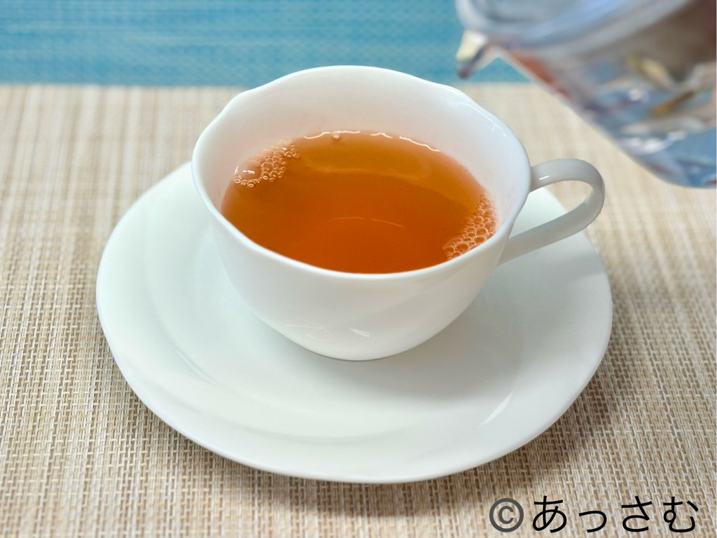 煎茶堂東京「透明急須」 美味しい紅茶の入れ方③ティーカップに注ぐ。