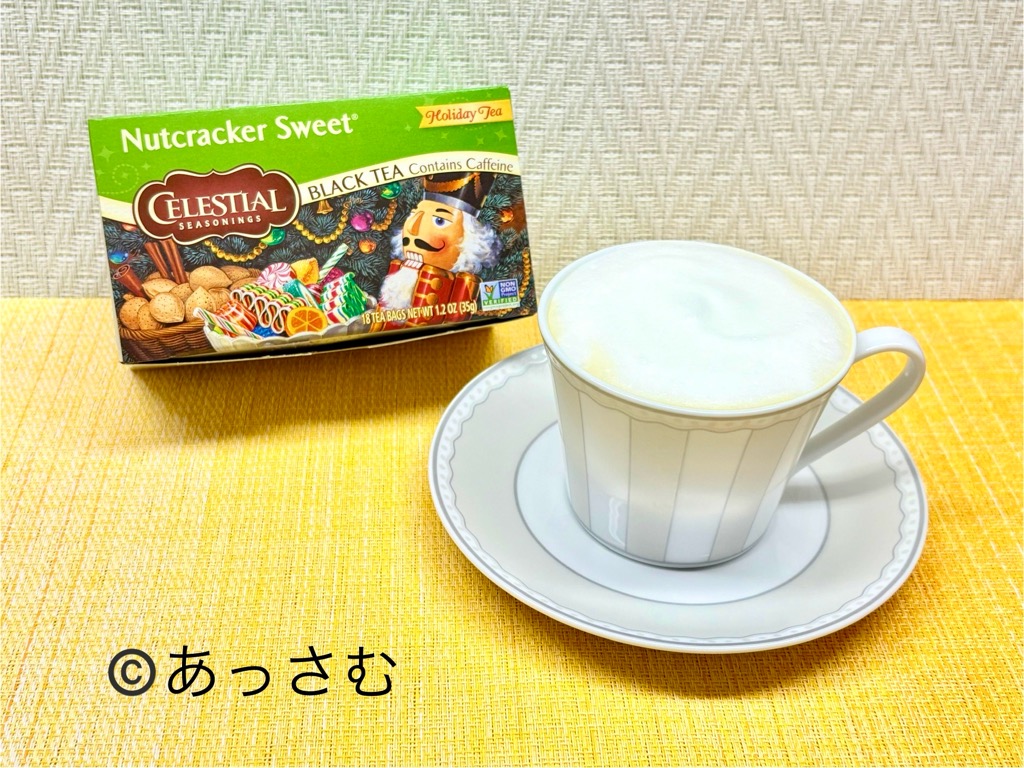 フォームミルクを乗せたティーラテも美味しい。