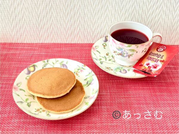 ローズヒップティーはシンプルなお菓子との組み合わせがおすすめ。